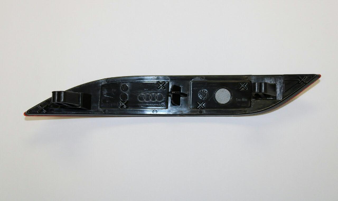 Retrorrefletor (refletor) do pára-choque traseiro direito VAG 8V0945106 preço, a partir de 18,48 USD