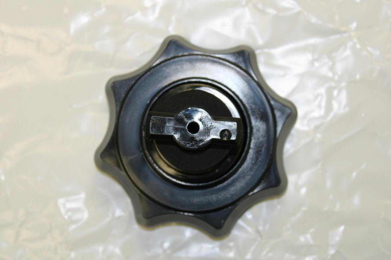 8W0803899 VAG Parafuso de fixação da roda de recambio