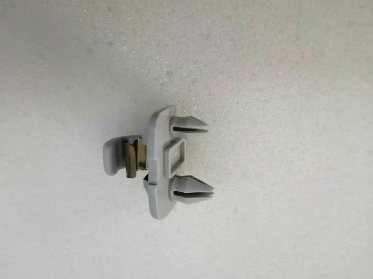 8W0857562AEP5 VAG Fixador de pala contra o sol